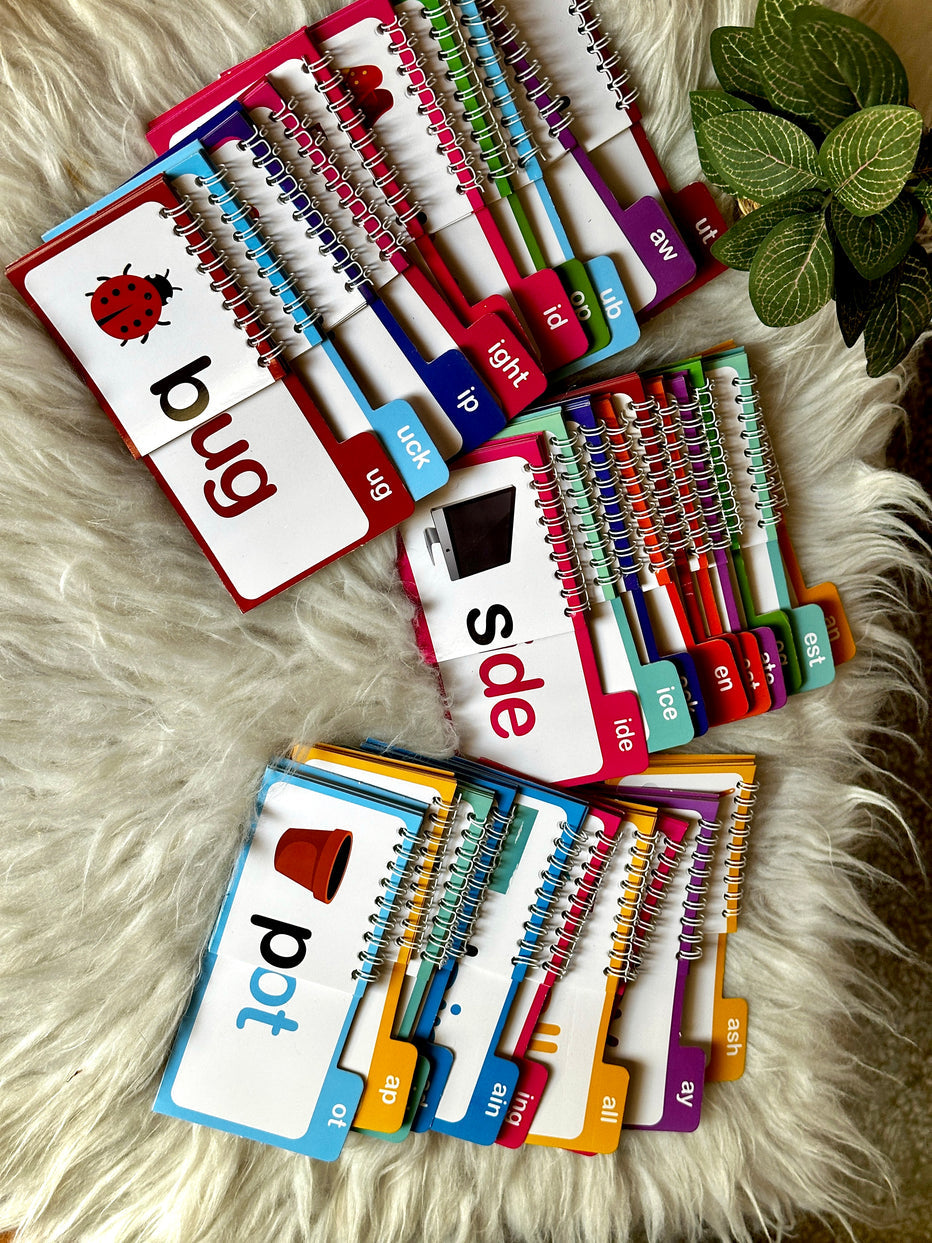 30 Read and Rhyme Flip Books - 300 Words Phonics Set