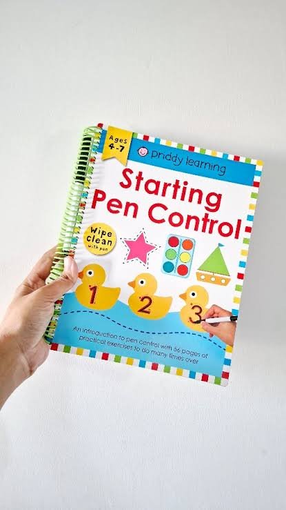 Roger Priddy Wipe Clean: Starting Pen Control: Includes a Wipe-Clean Pen